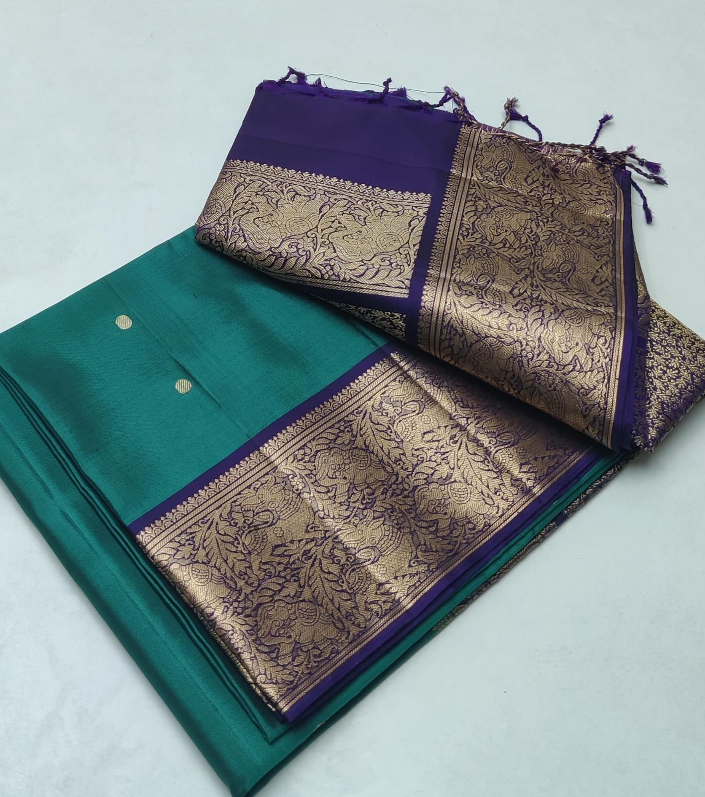 Pure Handloom Double Warp Soft Silk Sarees | SUTVANI - Gold Zari Weave Close-up